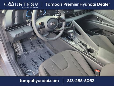 Certified 2025 Hyundai Elantra Sport image 13