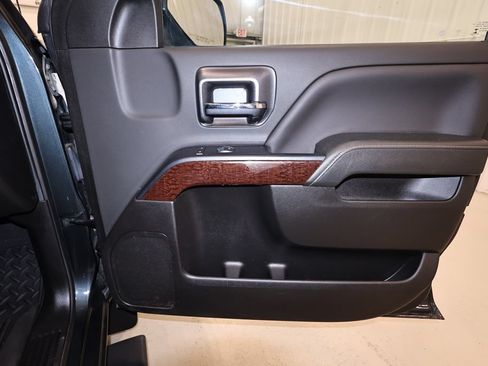 Used 2019 GMC Sierra 1500 SLE w/ SLE Value Package AWD/4WD image 18