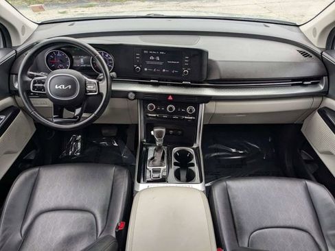 Used 2023 Kia Carnival LX FWD image 14