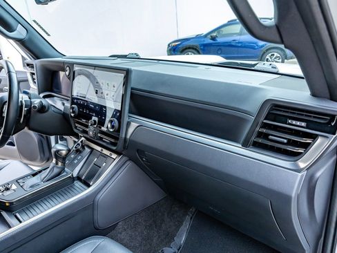 Used 2024 Lexus GX 550 w/ Accessory Package (Z1) AWD/4WD image 18