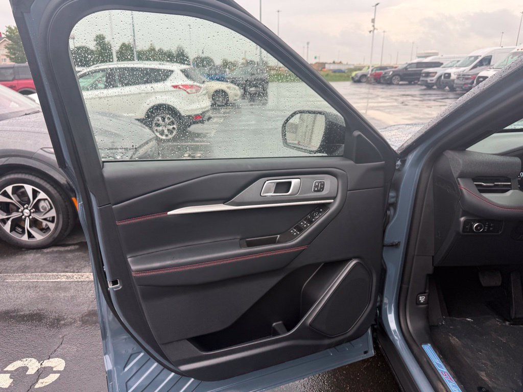 New 2026 Ford Explorer ST-Line w/ ST-Line Street Pack AWD/4WD image 17