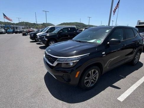 Used 2021 Kia Seltos LX AWD/4WD image 3
