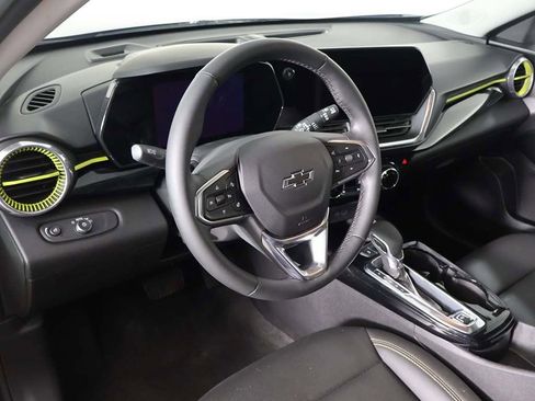 Used 2025 Chevrolet Trax ACTIV w/ Sunroof Package image 29