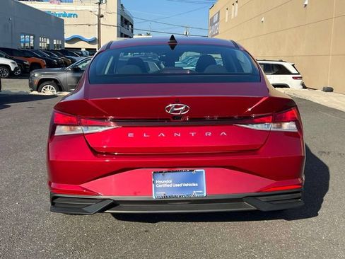 Certified 2023 Hyundai Elantra SEL FWD image 7