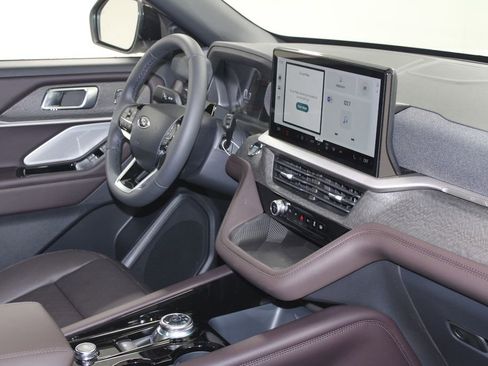 New 2026 Ford Explorer Platinum image 30