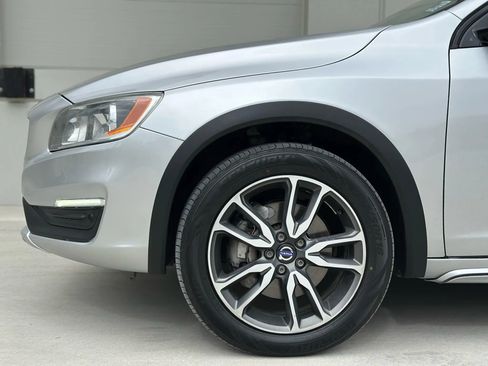 Used 2017 Volvo V60 T5 Cross Country w/ Convenience Package image 30