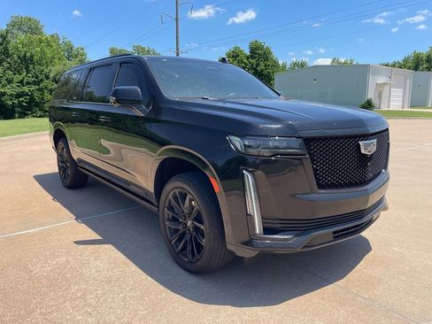 Used 2024 Cadillac Escalade ESV Sport Platinum w/ LPO, ONYX Package AWD/4WD image 6