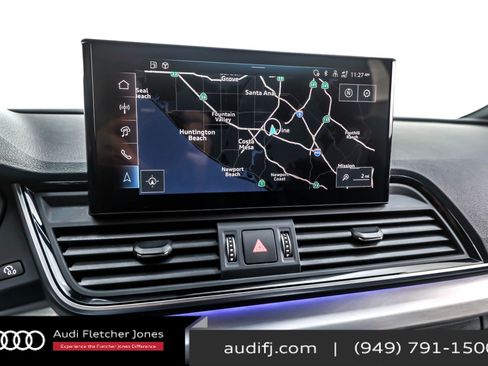 Used 2024 Audi Q5 e Prestige w/ Prestige Package image 20