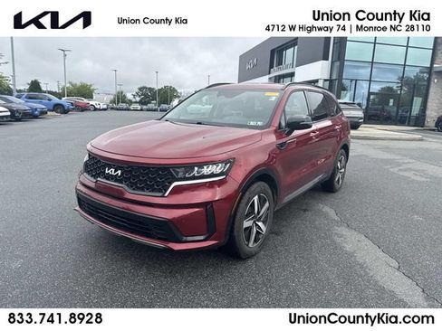 Used 2023 Kia Sorento S FWD image 1