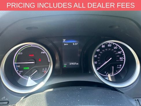 Used 2023 Toyota Camry LE FWD image 3