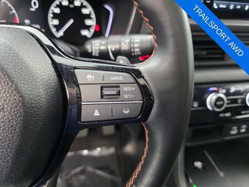 Used 2025 Honda Pilot TrailSport image 21