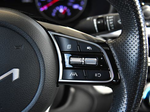 Used 2023 Kia Forte GT-Line image 32