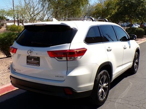 Used 2017 Toyota Highlander Plus w/ Carpet Mat Package image 6