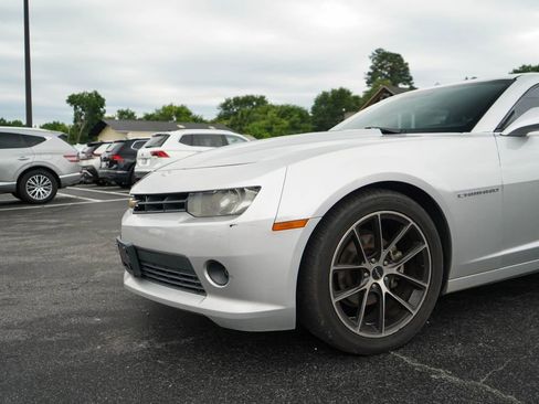 Used 2015 Chevrolet Camaro LT RWD image 17
