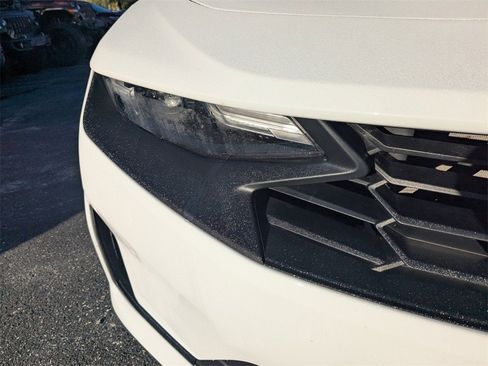 Used 2023 Chevrolet Camaro LT image 10