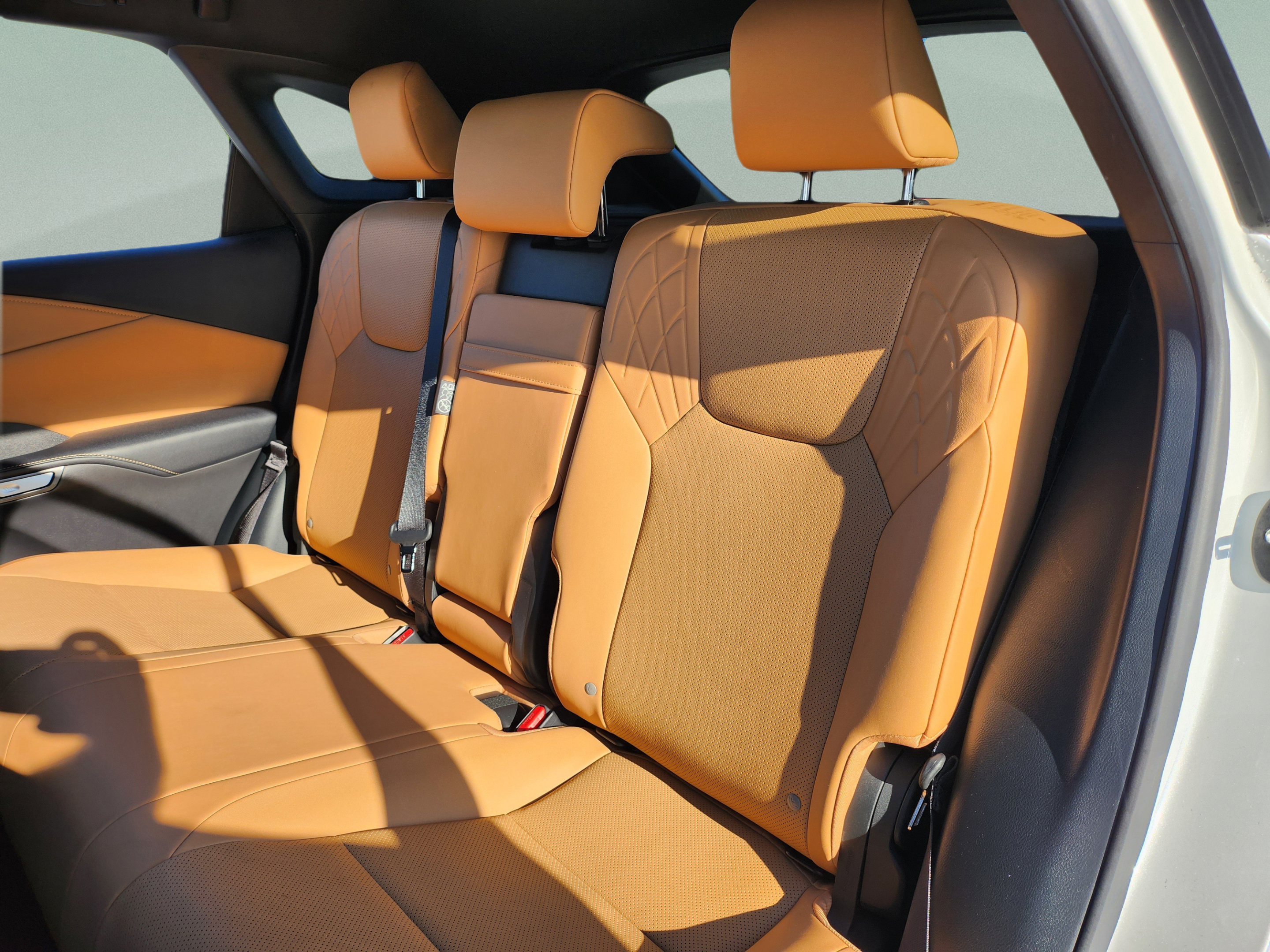 Used 2025 Lexus RX 350 Premium w/ Accessory Package (Z1) FWD image 23