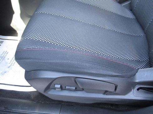 Used 2016 Chevrolet Equinox LT image 17