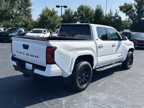 Used 2024 Toyota Tacoma SR5 AWD/4WD image 4