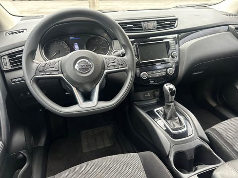 Used 2020 Nissan Rogue Sport SV image 22