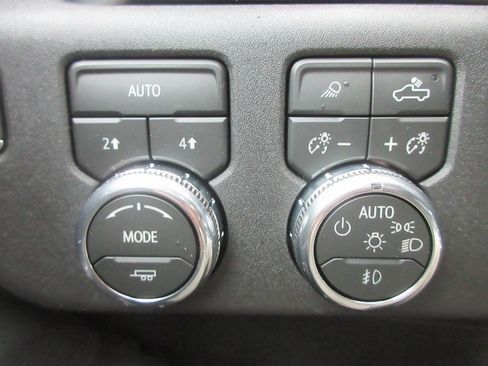 New 2026 GMC Sierra 1500 Elevation w/ Elevation Premium Package AWD/4WD image 18