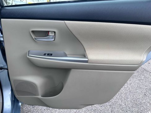 Used 2014 Toyota Prius V Two image 37