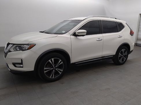Used 2018 Nissan Rogue SL FWD image 2