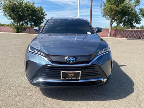 Used 2021 Toyota Venza XLE w/ Carpet Mat Package (TMS) AWD/4WD image 3