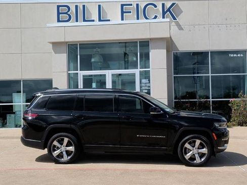 Used 2022 Jeep Grand Cherokee L Limited AWD/4WD image 2
