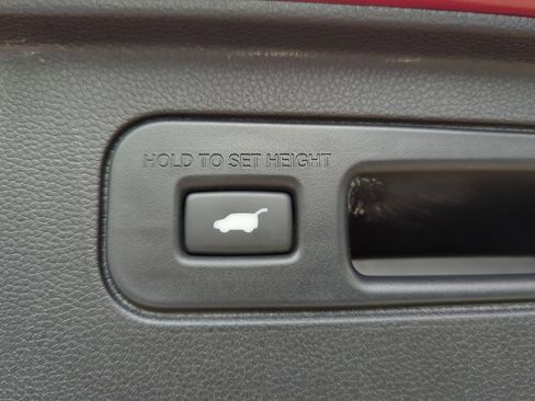 Used 2025 Honda Pilot Black Edition image 38