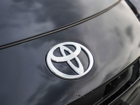 New 2026 Toyota Prius SE image 12