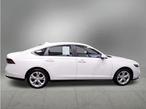 Certified 2024 Honda Accord LX image 9