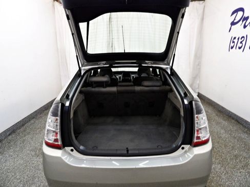 Used 2005 Toyota Prius w/ Pkg 6 FWD image 13