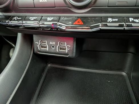 Used 2025 Dodge Durango GT AWD/4WD image 9