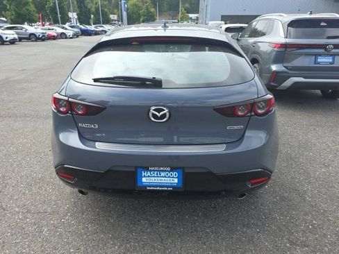 Used 2020 MAZDA MAZDA3 Hatchback w/ Premium Package FWD image 3