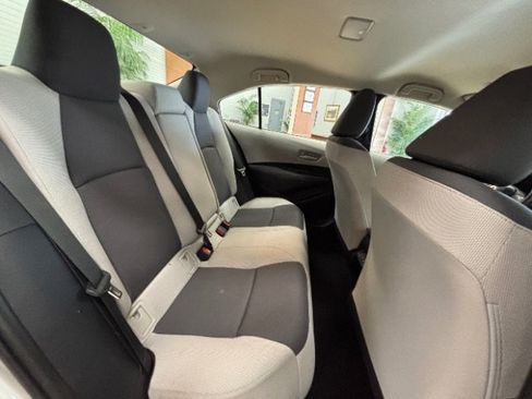 Used 2025 Toyota Corolla LE FWD image 15