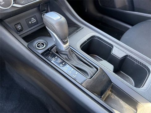 Used 2025 Nissan Sentra S image 17