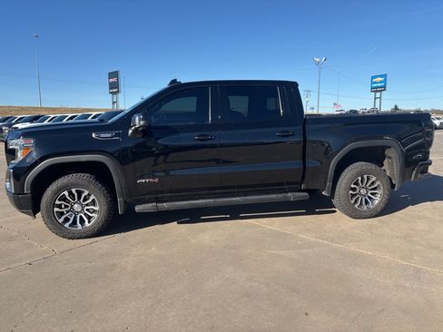 Used 2020 GMC Sierra 1500 AT4 w/ AT4 Premium Package image 3