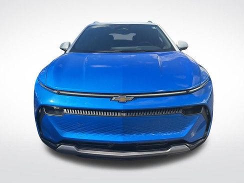 Used 2025 Chevrolet Equinox EV LT w/ Convenience Package II image 3