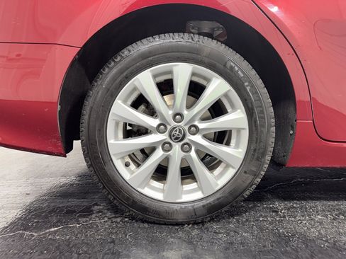 Used 2020 Toyota Camry LE image 8