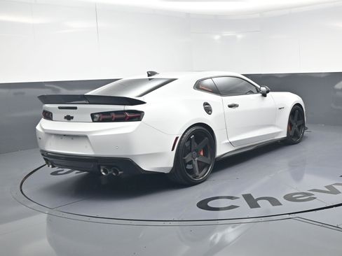 Used 2017 Chevrolet Camaro SS RWD image 17