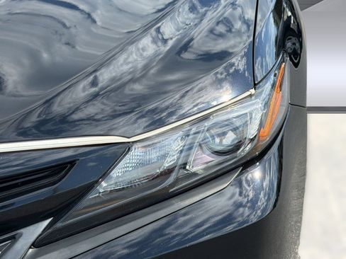 Used 2024 Toyota Camry SE FWD image 12