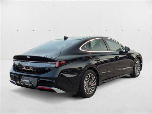 New 2025 Hyundai Sonata SEL FWD image 2