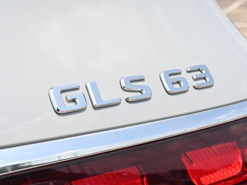 Used 2026 Mercedes-Benz GLS 63 AMG 4MATIC image 21