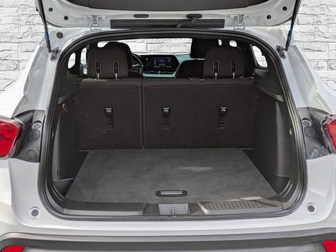 Used 2024 Chevrolet Trax RS image 11