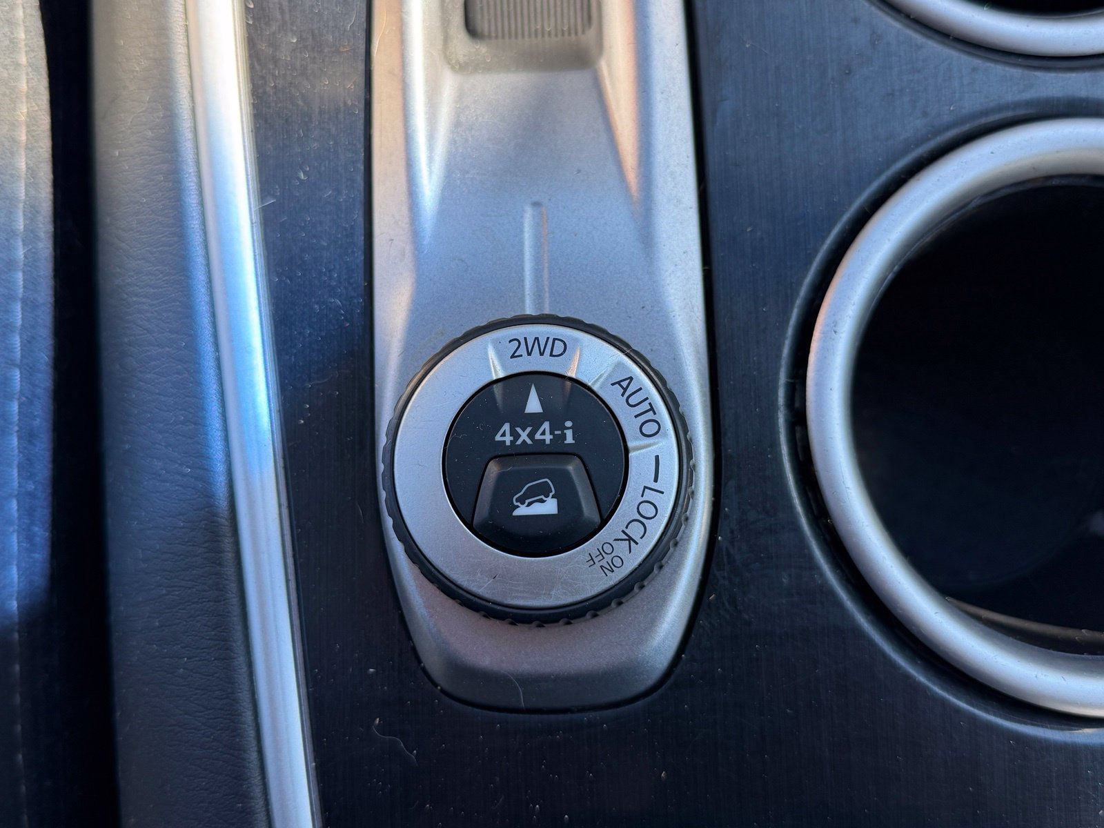 Used 2016 Nissan Pathfinder SV AWD/4WD image 26