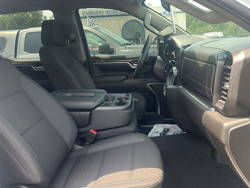 Used 2025 Chevrolet Silverado 1500 LT AWD/4WD image 13