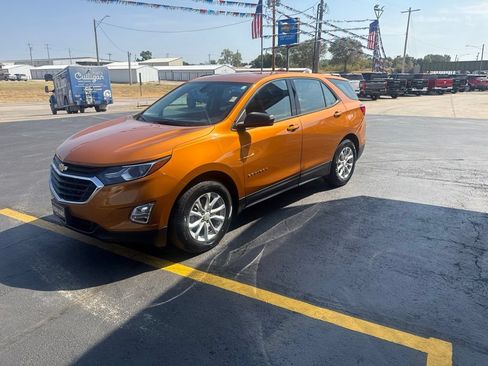 Used 2018 Chevrolet Equinox LS FWD image 9