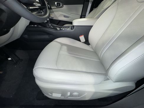 New 2026 Kia Sorento S image 14