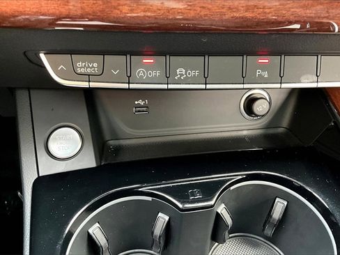 Used 2023 Audi A4 2.0T Premium w/ Convenience Package image 13