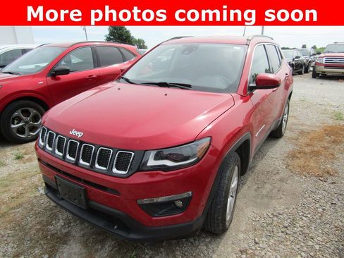Used 2018 Jeep Compass Latitude w/ Popular Equipment Group AWD/4WD image 1